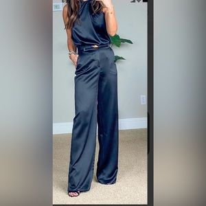 Twist neck halter top